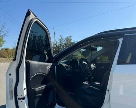 Білий Джип Compass, об'ємом двигуна 2.4 л та пробігом 130 тис. км за 15000 $, фото 1 на Automoto.ua