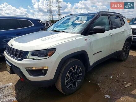 Білий Джип Compass, об'ємом двигуна 2.36 л та пробігом 136 тис. км за 2000 $, фото 1 на Automoto.ua