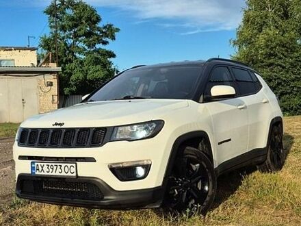 Білий Джип Compass, об'ємом двигуна 2.4 л та пробігом 113 тис. км за 15000 $, фото 1 на Automoto.ua