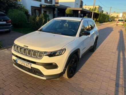 Білий Джип Compass, об'ємом двигуна 2.4 л та пробігом 83 тис. км за 22916 $, фото 1 на Automoto.ua