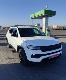 Белый Джип Компас, объемом двигателя 2.4 л и пробегом 14 тыс. км за 18999 $, фото 1 на Automoto.ua