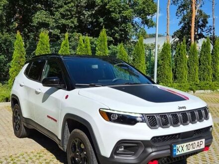 Белый Джип Компас, объемом двигателя 2 л и пробегом 14 тыс. км за 25600 $, фото 1 на Automoto.ua
