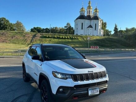 Белый Джип Компас, объемом двигателя 2 л и пробегом 46 тыс. км за 21000 $, фото 1 на Automoto.ua