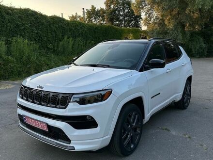 Белый Джип Компас, объемом двигателя 2 л и пробегом 2 тыс. км за 18000 $, фото 1 на Automoto.ua