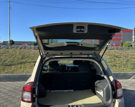 Бежевий Джип Compass, об'ємом двигуна 2 л та пробігом 80 тис. км за 12500 $, фото 6 на Automoto.ua