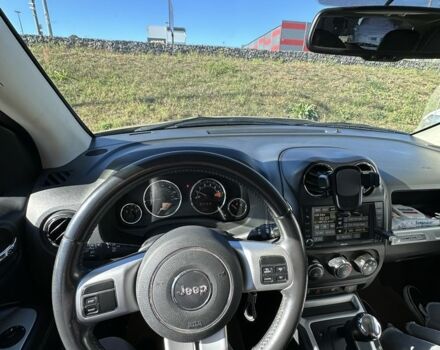 Бежевий Джип Compass, об'ємом двигуна 2 л та пробігом 80 тис. км за 12500 $, фото 2 на Automoto.ua