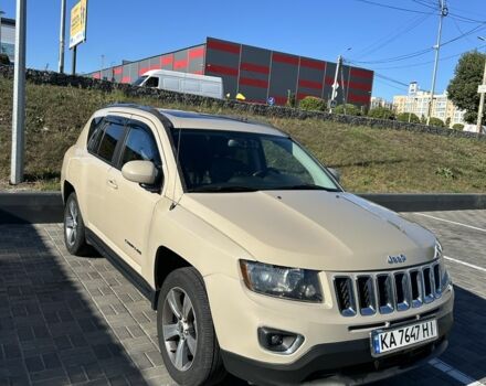 Бежевий Джип Compass, об'ємом двигуна 2 л та пробігом 80 тис. км за 12500 $, фото 1 на Automoto.ua