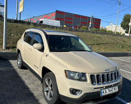 Бежевий Джип Compass, об'ємом двигуна 2 л та пробігом 80 тис. км за 12500 $, фото 1 на Automoto.ua