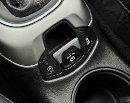 Черный Джип Компас, объемом двигателя 0 л и пробегом 97 тыс. км за 344 $, фото 21 на Automoto.ua