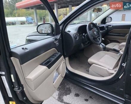 Черный Джип Компас, объемом двигателя 2.36 л и пробегом 195 тыс. км за 13000 $, фото 4 на Automoto.ua