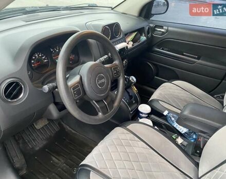 Черный Джип Компас, объемом двигателя 2.36 л и пробегом 253 тыс. км за 8700 $, фото 6 на Automoto.ua