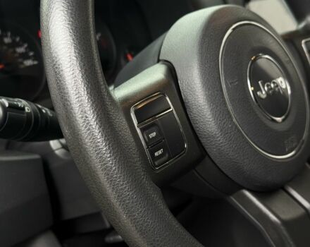 Черный Джип Компас, объемом двигателя 2 л и пробегом 152 тыс. км за 9900 $, фото 10 на Automoto.ua