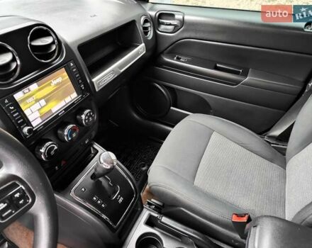 Чорний Джип Compass, об'ємом двигуна 2.4 л та пробігом 115 тис. км за 8990 $, фото 37 на Automoto.ua