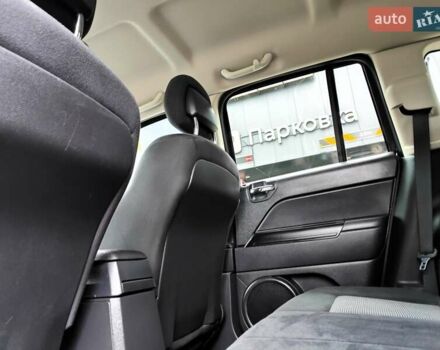 Чорний Джип Compass, об'ємом двигуна 2.4 л та пробігом 115 тис. км за 8990 $, фото 46 на Automoto.ua