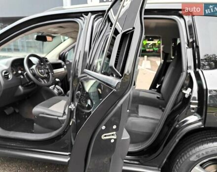 Чорний Джип Compass, об'ємом двигуна 2.4 л та пробігом 115 тис. км за 8990 $, фото 6 на Automoto.ua