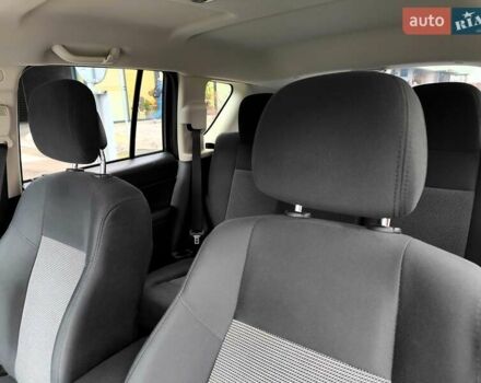 Чорний Джип Compass, об'ємом двигуна 2.4 л та пробігом 115 тис. км за 8990 $, фото 41 на Automoto.ua