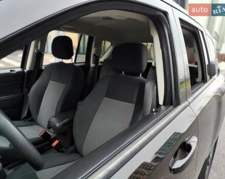 Чорний Джип Compass, об'ємом двигуна 2.4 л та пробігом 115 тис. км за 8990 $, фото 4 на Automoto.ua