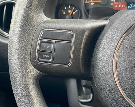 Чорний Джип Compass, об'ємом двигуна 2 л та пробігом 133 тис. км за 10290 $, фото 15 на Automoto.ua