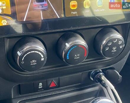 Чорний Джип Compass, об'ємом двигуна 2 л та пробігом 133 тис. км за 10290 $, фото 22 на Automoto.ua