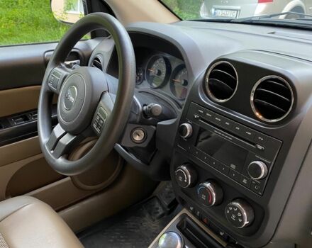 Чорний Джип Compass, об'ємом двигуна 2 л та пробігом 133 тис. км за 10000 $, фото 4 на Automoto.ua