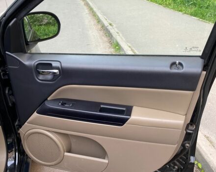 Чорний Джип Compass, об'ємом двигуна 2 л та пробігом 133 тис. км за 10000 $, фото 8 на Automoto.ua