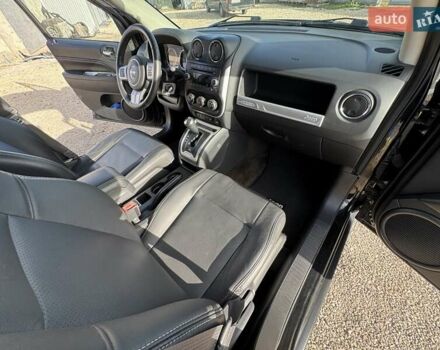 Джип Compass 2015 у Радивилове на Automoto.ua Чорний Джип Compass, об'ємом двигуна 2.36 л та пробігом 150 тис. км за 10300 $, фото 23 на Automoto.ua