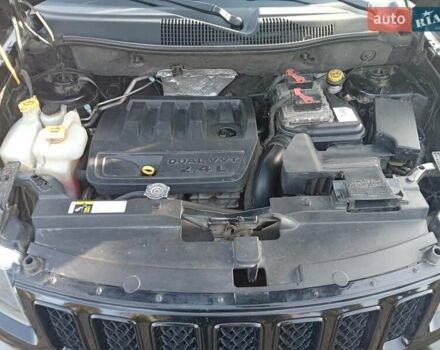 Чорний Джип Compass, об'ємом двигуна 2.36 л та пробігом 240 тис. км за 10000 $, фото 5 на Automoto.ua