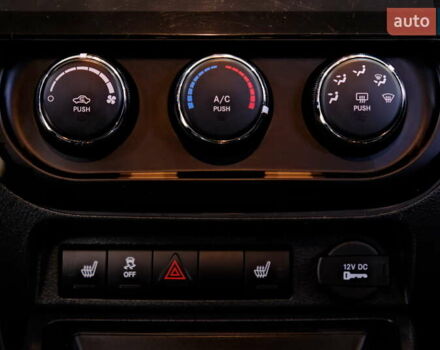 Черный Джип Компас, объемом двигателя 2.36 л и пробегом 121 тыс. км за 9900 $, фото 22 на Automoto.ua