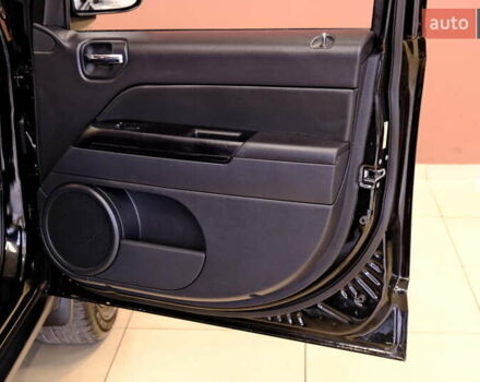 Черный Джип Компас, объемом двигателя 2.36 л и пробегом 121 тыс. км за 9900 $, фото 37 на Automoto.ua