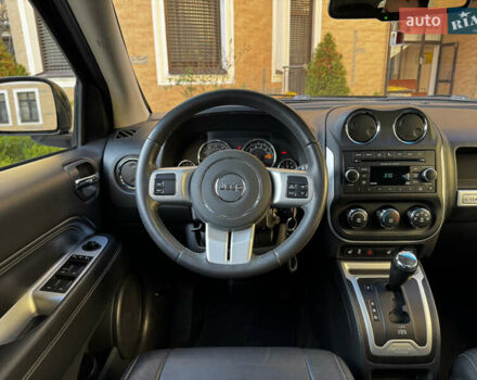 Черный Джип Компас, объемом двигателя 2 л и пробегом 129 тыс. км за 10900 $, фото 21 на Automoto.ua