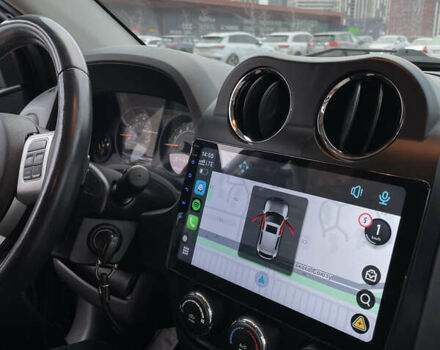 Чорний Джип Compass, об'ємом двигуна 2.4 л та пробігом 211 тис. км за 11500 $, фото 12 на Automoto.ua