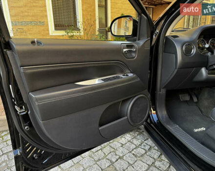 Черный Джип Компас, объемом двигателя 2 л и пробегом 129 тыс. км за 10900 $, фото 13 на Automoto.ua