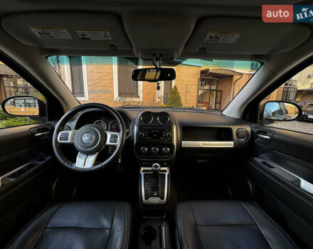 Черный Джип Компас, объемом двигателя 2 л и пробегом 129 тыс. км за 10900 $, фото 19 на Automoto.ua