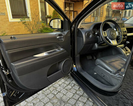 Черный Джип Компас, объемом двигателя 2 л и пробегом 129 тыс. км за 10900 $, фото 9 на Automoto.ua