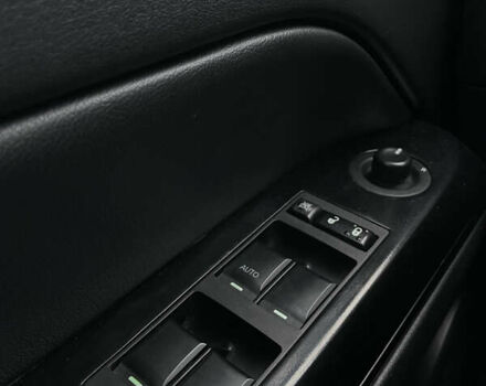 Чорний Джип Compass, об'ємом двигуна 2.4 л та пробігом 211 тис. км за 11500 $, фото 15 на Automoto.ua