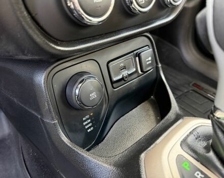 Черный Джип Компас, объемом двигателя 2.4 л и пробегом 190 тыс. км за 11800 $, фото 16 на Automoto.ua