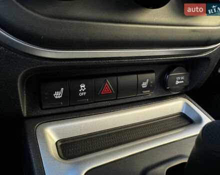 Черный Джип Компас, объемом двигателя 2 л и пробегом 129 тыс. км за 10900 $, фото 18 на Automoto.ua