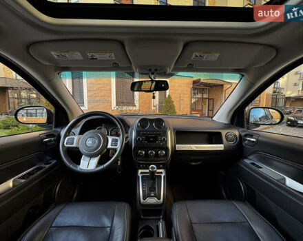 Черный Джип Компас, объемом двигателя 2 л и пробегом 129 тыс. км за 10900 $, фото 10 на Automoto.ua