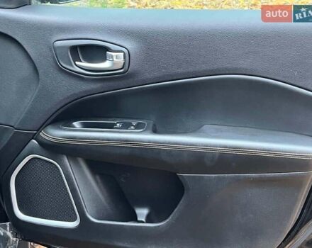 Черный Джип Компас, объемом двигателя 2.4 л и пробегом 74 тыс. км за 17340 $, фото 14 на Automoto.ua