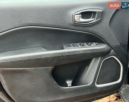 Черный Джип Компас, объемом двигателя 2.4 л и пробегом 93 тыс. км за 13990 $, фото 16 на Automoto.ua