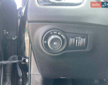 Черный Джип Компас, объемом двигателя 2.4 л и пробегом 48 тыс. км за 15550 $, фото 10 на Automoto.ua