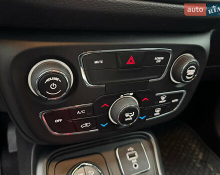 Чорний Джип Compass, об'ємом двигуна 2.4 л та пробігом 122 тис. км за 16377 $, фото 27 на Automoto.ua