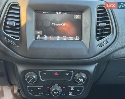 Черный Джип Компас, объемом двигателя 2.4 л и пробегом 124 тыс. км за 10500 $, фото 12 на Automoto.ua