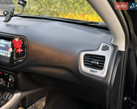 Черный Джип Компас, объемом двигателя 2.4 л и пробегом 174 тыс. км за 15700 $, фото 30 на Automoto.ua