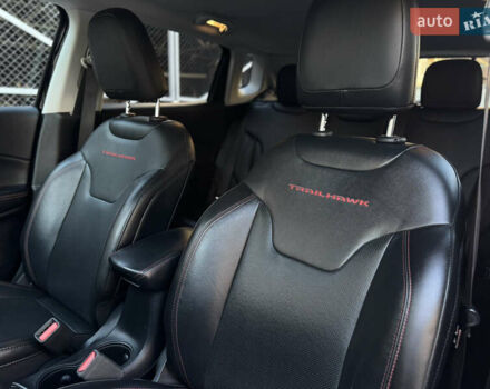 Джип Compass 2019 у Луцьку на Automoto.ua Чорний Джип Compass, об'ємом двигуна 2 л та пробігом 231 тис. км за 18999 $, фото 45 на Automoto.ua