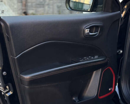 Джип Compass 2019 у Луцьку на Automoto.ua Чорний Джип Compass, об'ємом двигуна 2 л та пробігом 231 тис. км за 18999 $, фото 50 на Automoto.ua