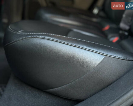 Джип Compass 2019 у Луцьку на Automoto.ua Чорний Джип Compass, об'ємом двигуна 2 л та пробігом 231 тис. км за 18999 $, фото 41 на Automoto.ua