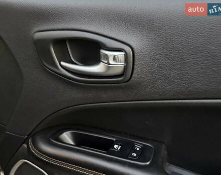 Черный Джип Компас, объемом двигателя 2.4 л и пробегом 174 тыс. км за 15700 $, фото 32 на Automoto.ua