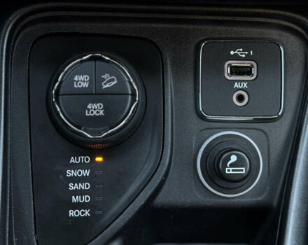 Джип Compass 2019 у Луцьку на Automoto.ua Чорний Джип Compass, об'ємом двигуна 2 л та пробігом 231 тис. км за 18999 $, фото 24 на Automoto.ua