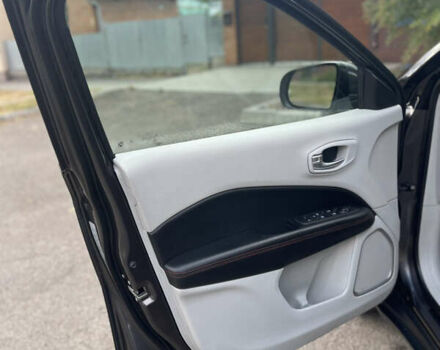 Черный Джип Компас, объемом двигателя 2.4 л и пробегом 97 тыс. км за 16200 $, фото 3 на Automoto.ua